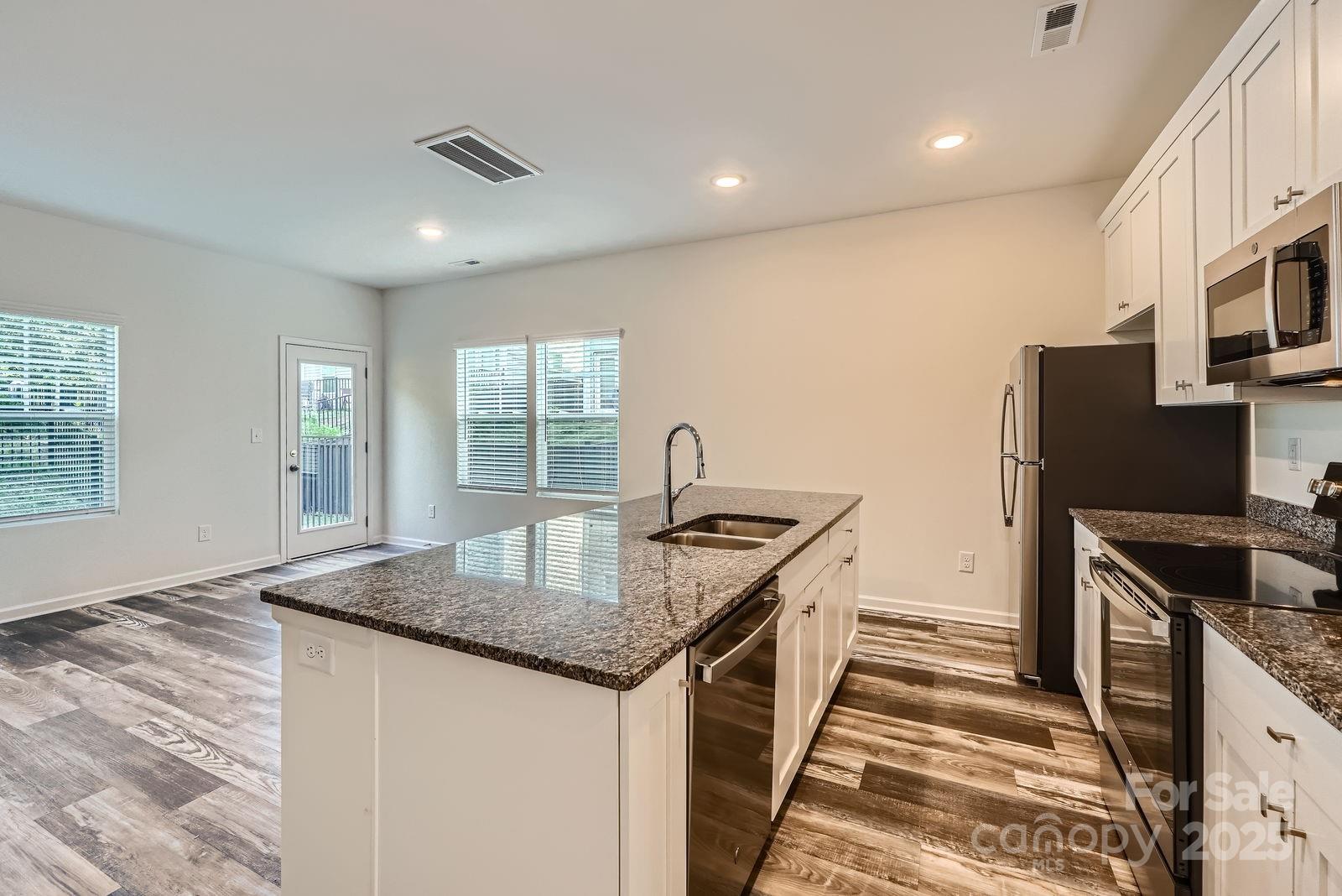 108 Blakeslee Court Property Photo 20