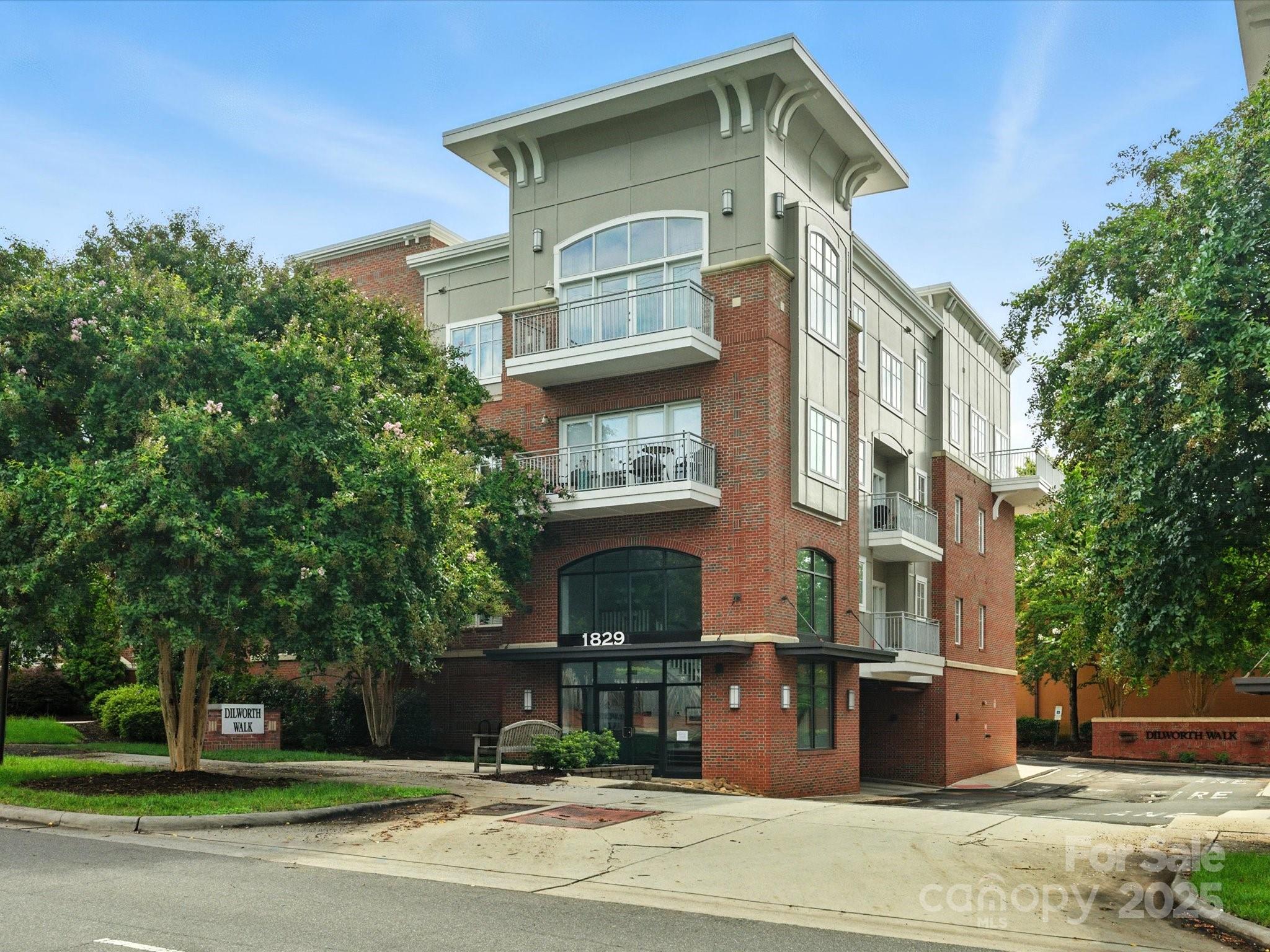 1829 Kenilworth Avenue Property Photo 1