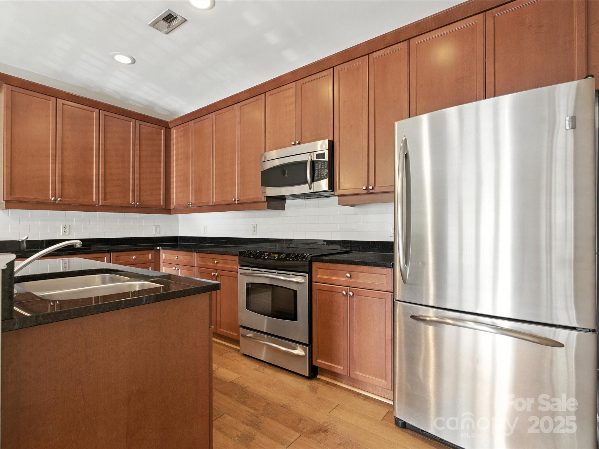 1829 Kenilworth Avenue Property Photo 13