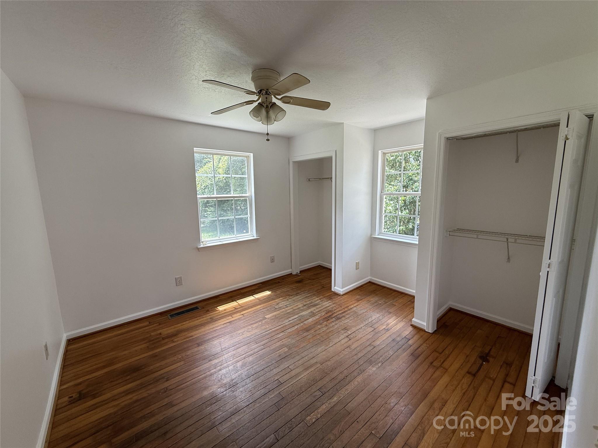 201 W 19th Street Property Photo 6