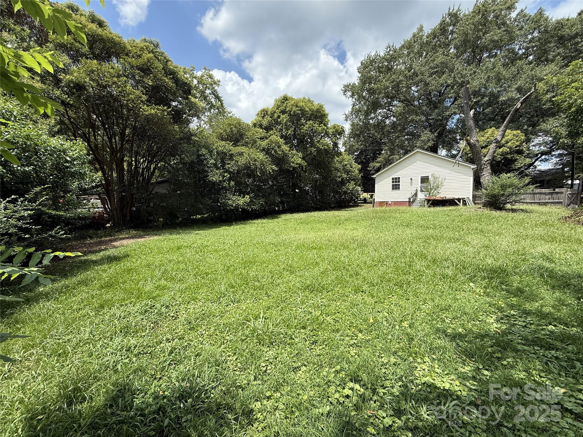 201 W 19th Street Property Photo 12