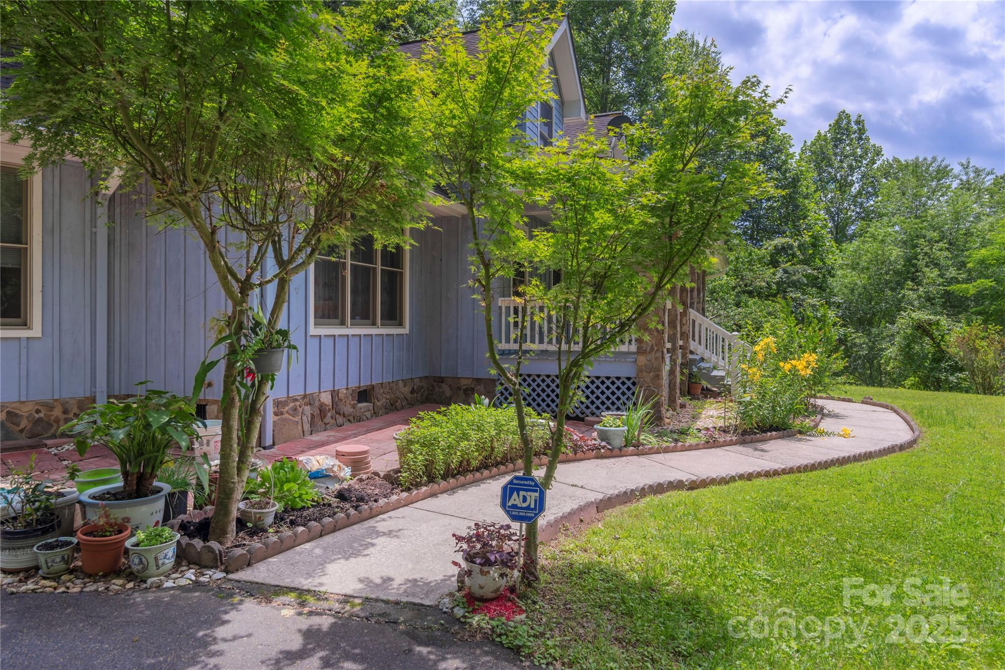98 Choga Ridge Property Photo 4