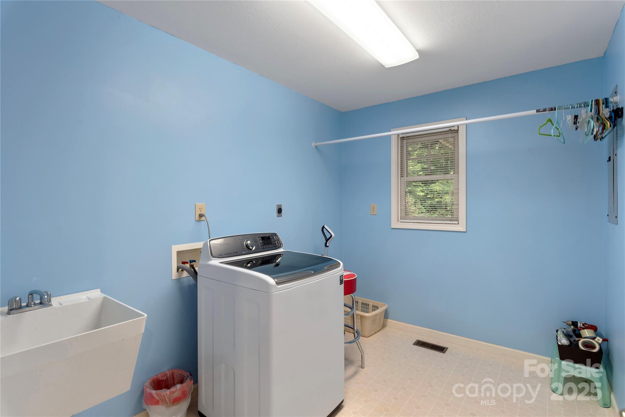 98 Choga Ridge Property Photo 12