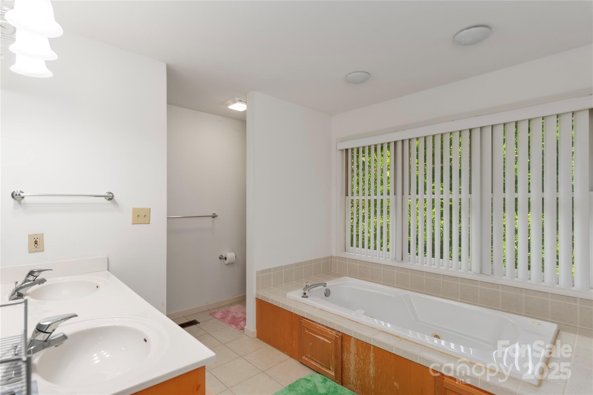 98 Choga Ridge Property Photo 16