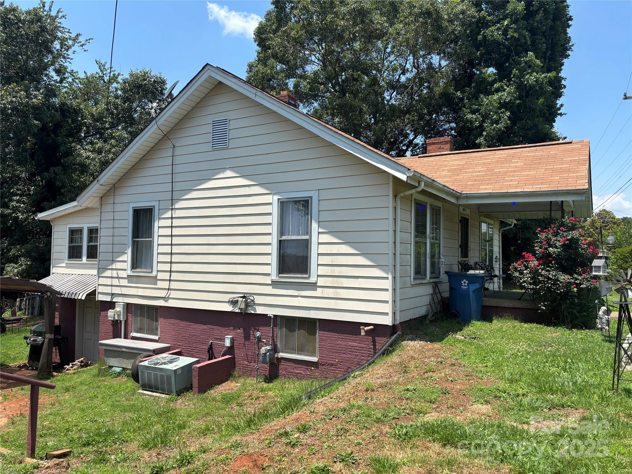 4059 10th Avenue Drive Property Photo 1