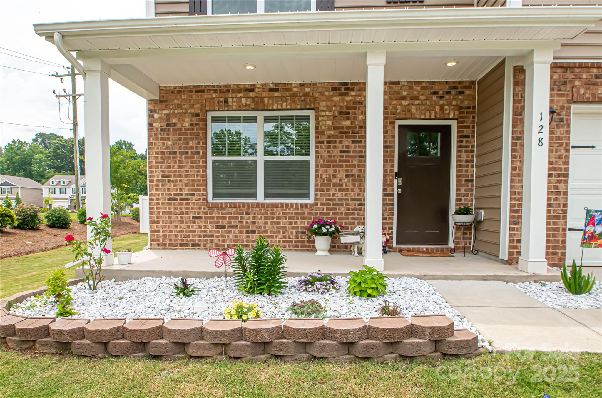 128 Hickory Ridge Drive Property Photo 2