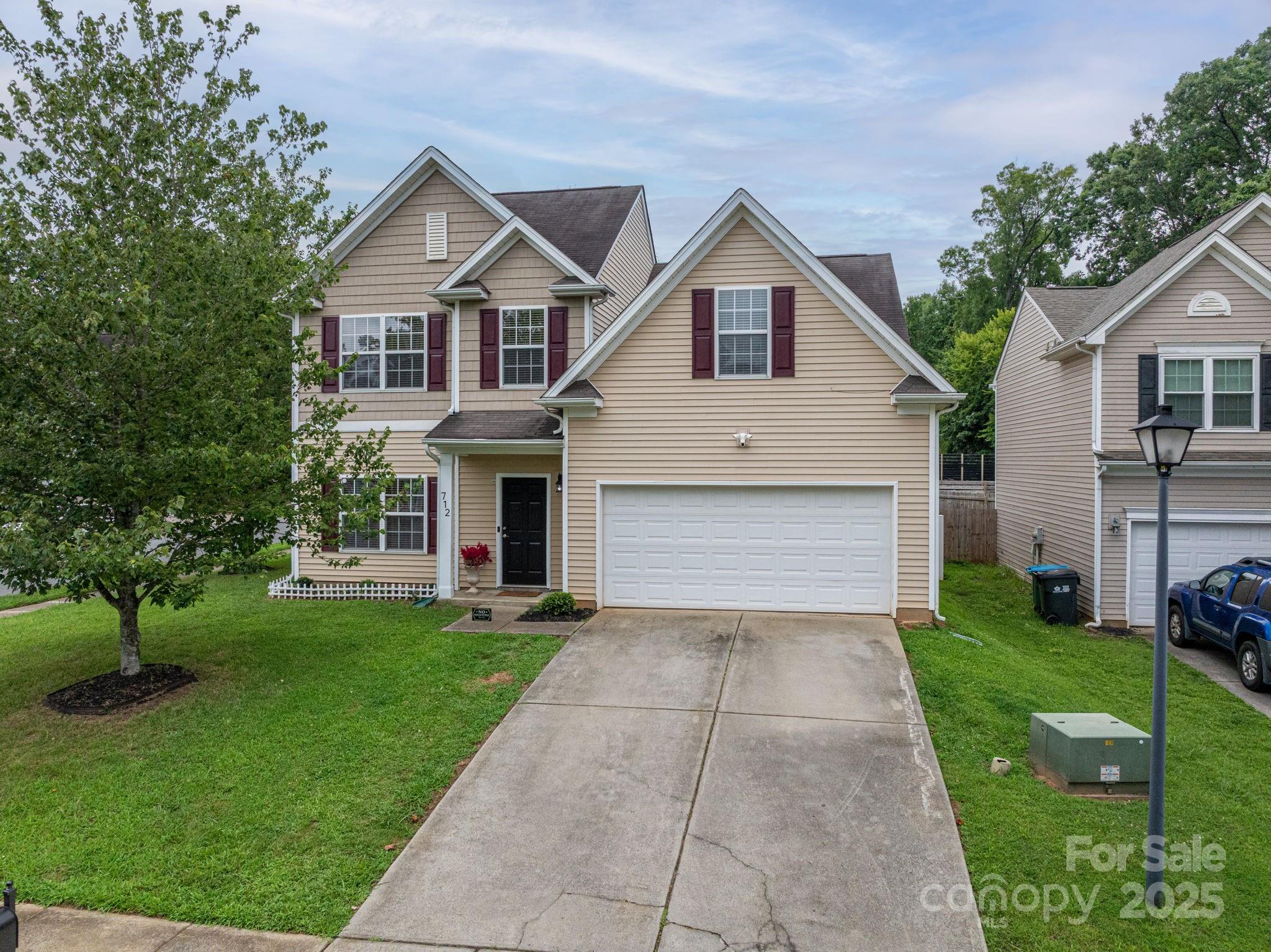 712 Harrier Road Property Photo 1