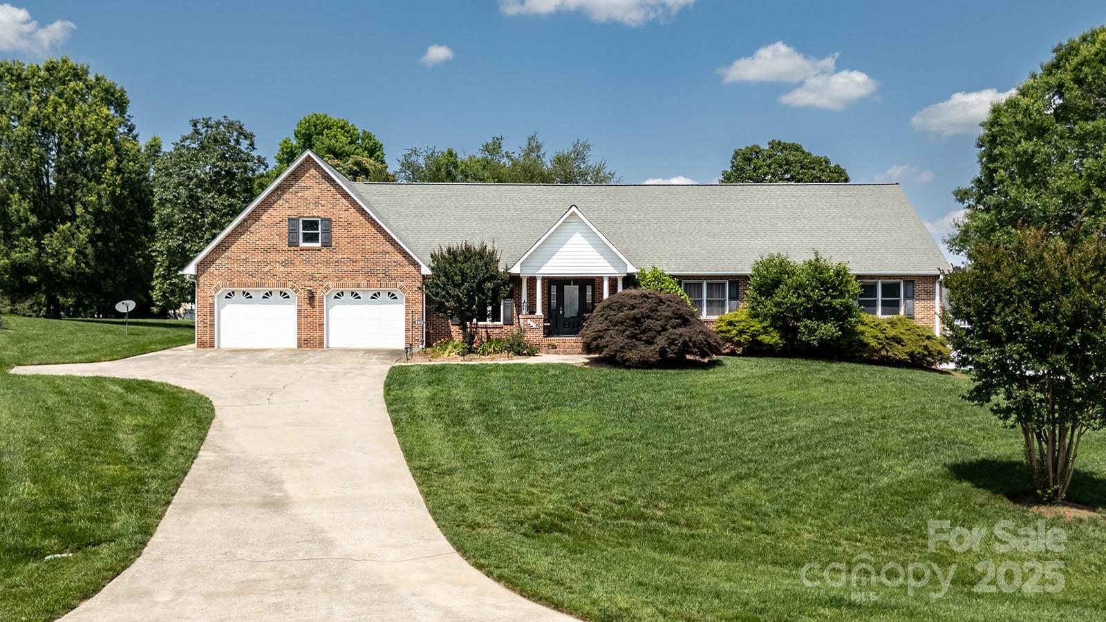 139 Hardwick Drive Property Photo 1