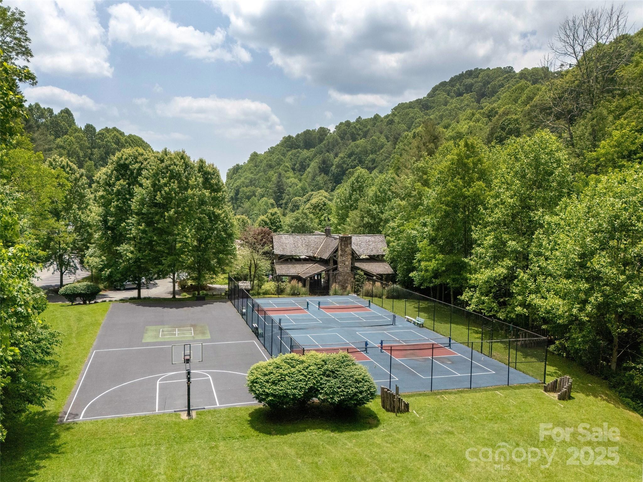 000 English Ridge Drive 34 Property Photo 17