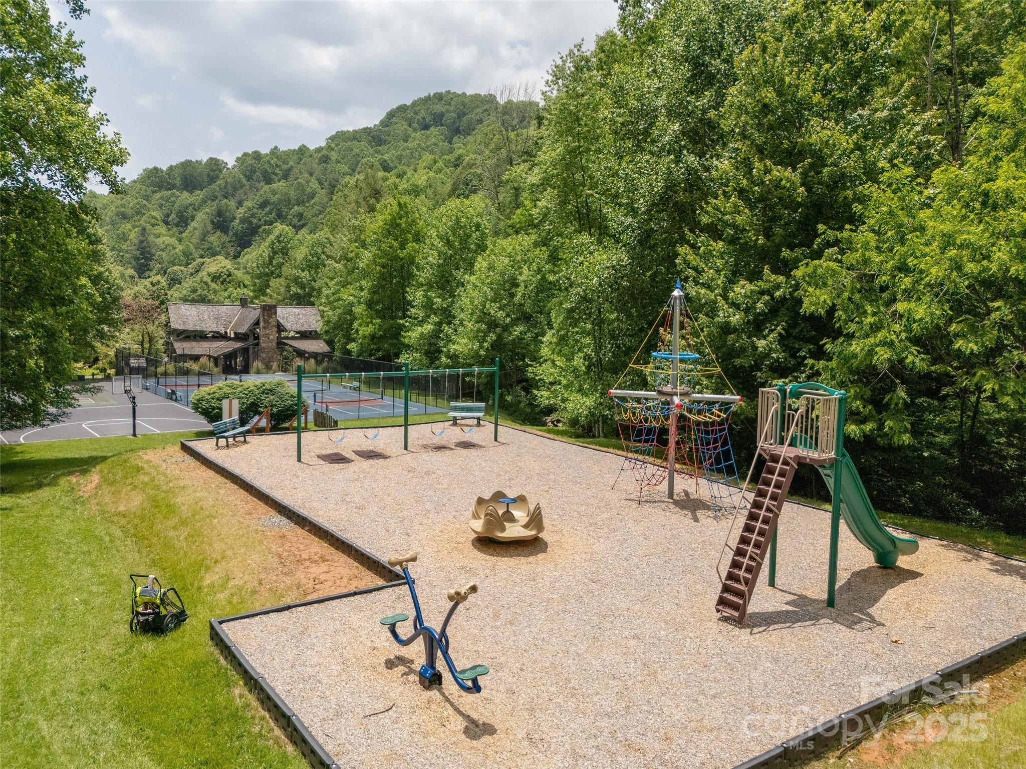 000 English Ridge Drive 34 Property Photo 18