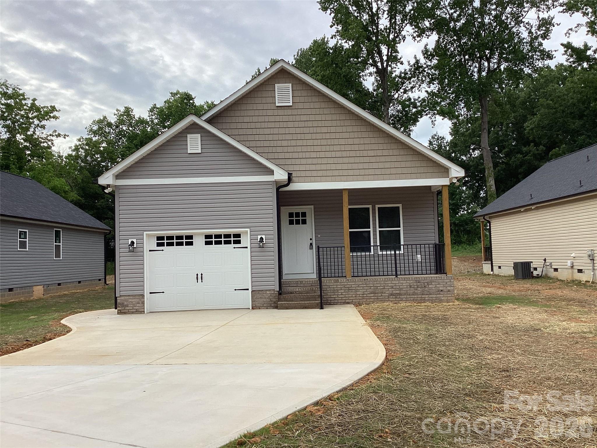 2540 S Jake Alexander Boulevard Property Photo 1