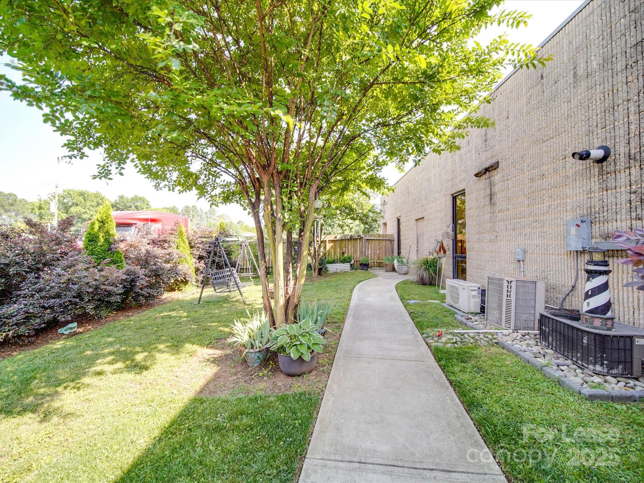 4400 Republic Drive Property Photo 34