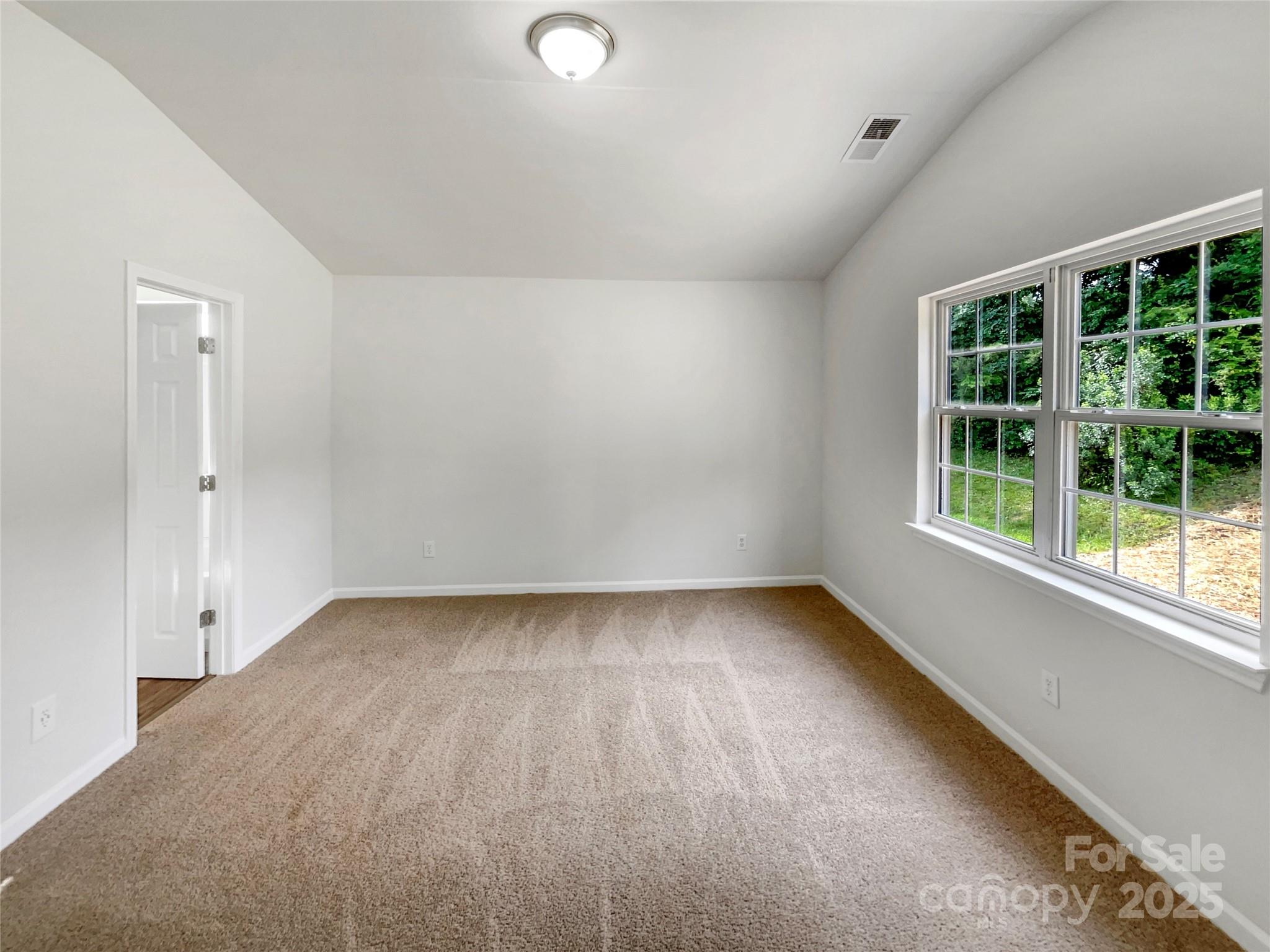 8219 Pozzi Road Property Photo 5