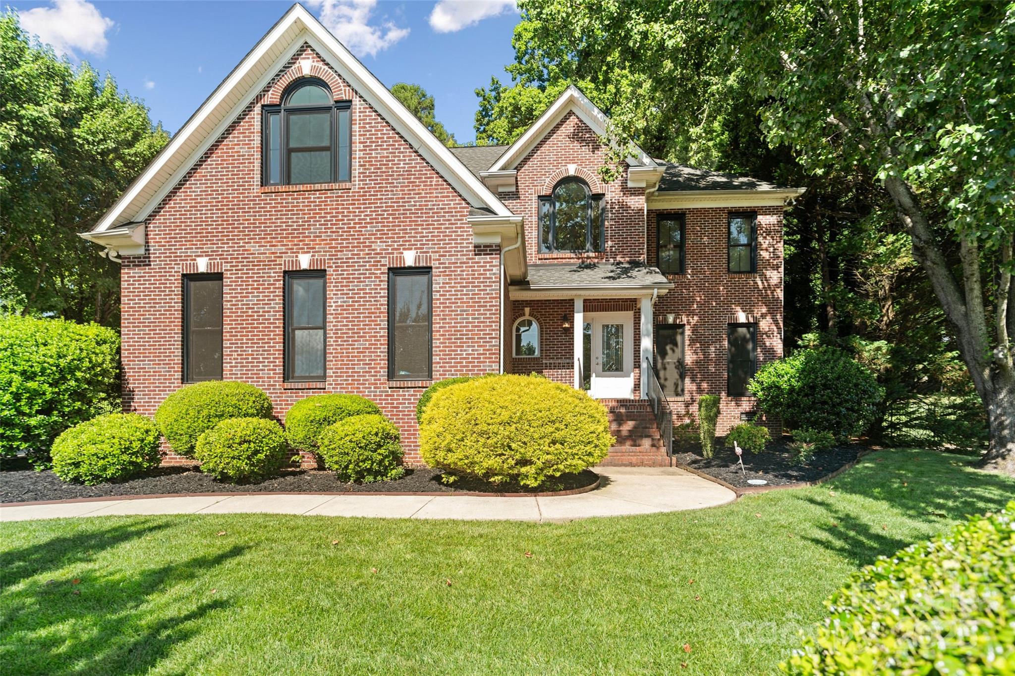 121 Canterbury Crossing Property Photo 1