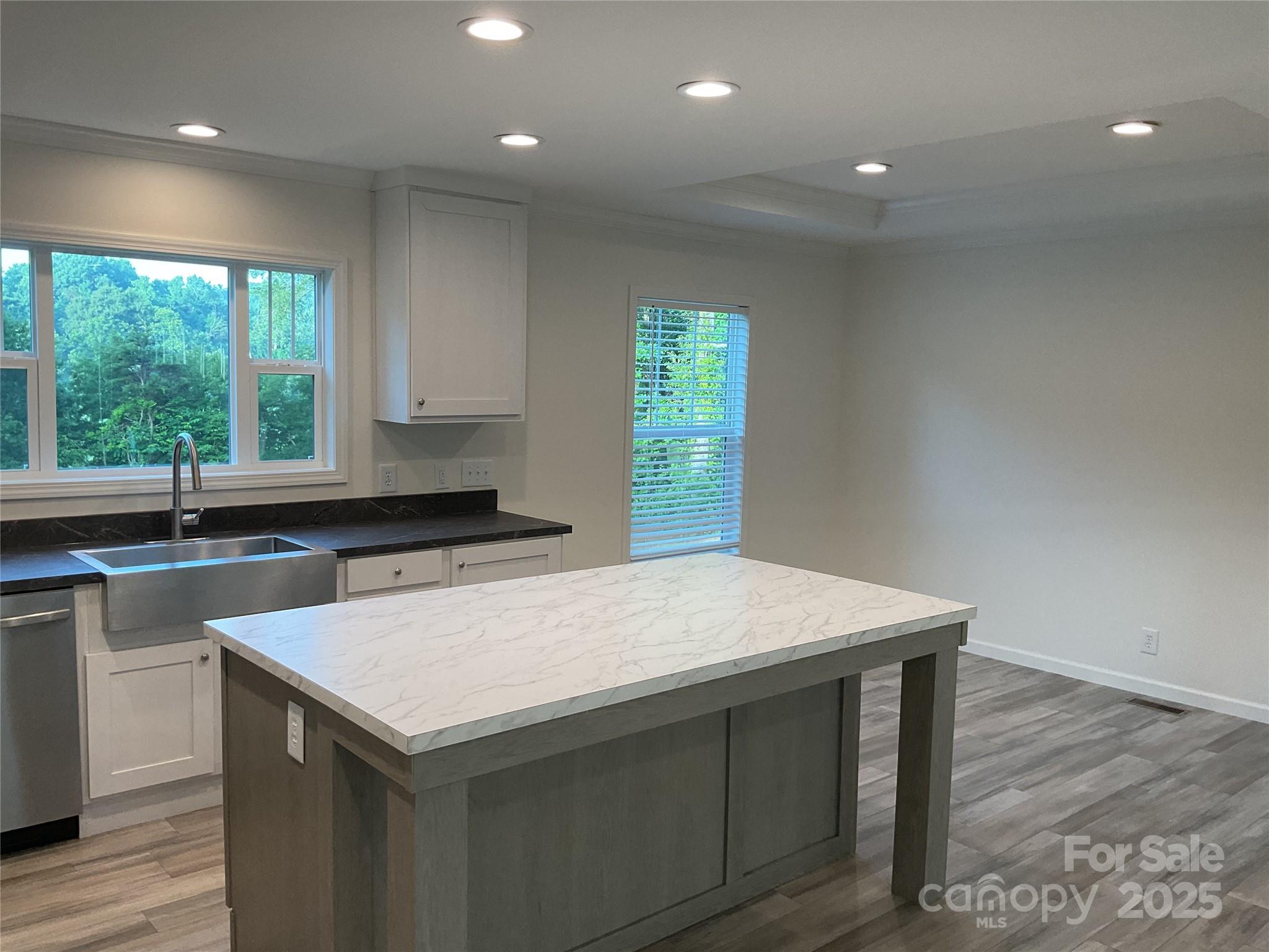 138 Zircon Drive Property Photo 4