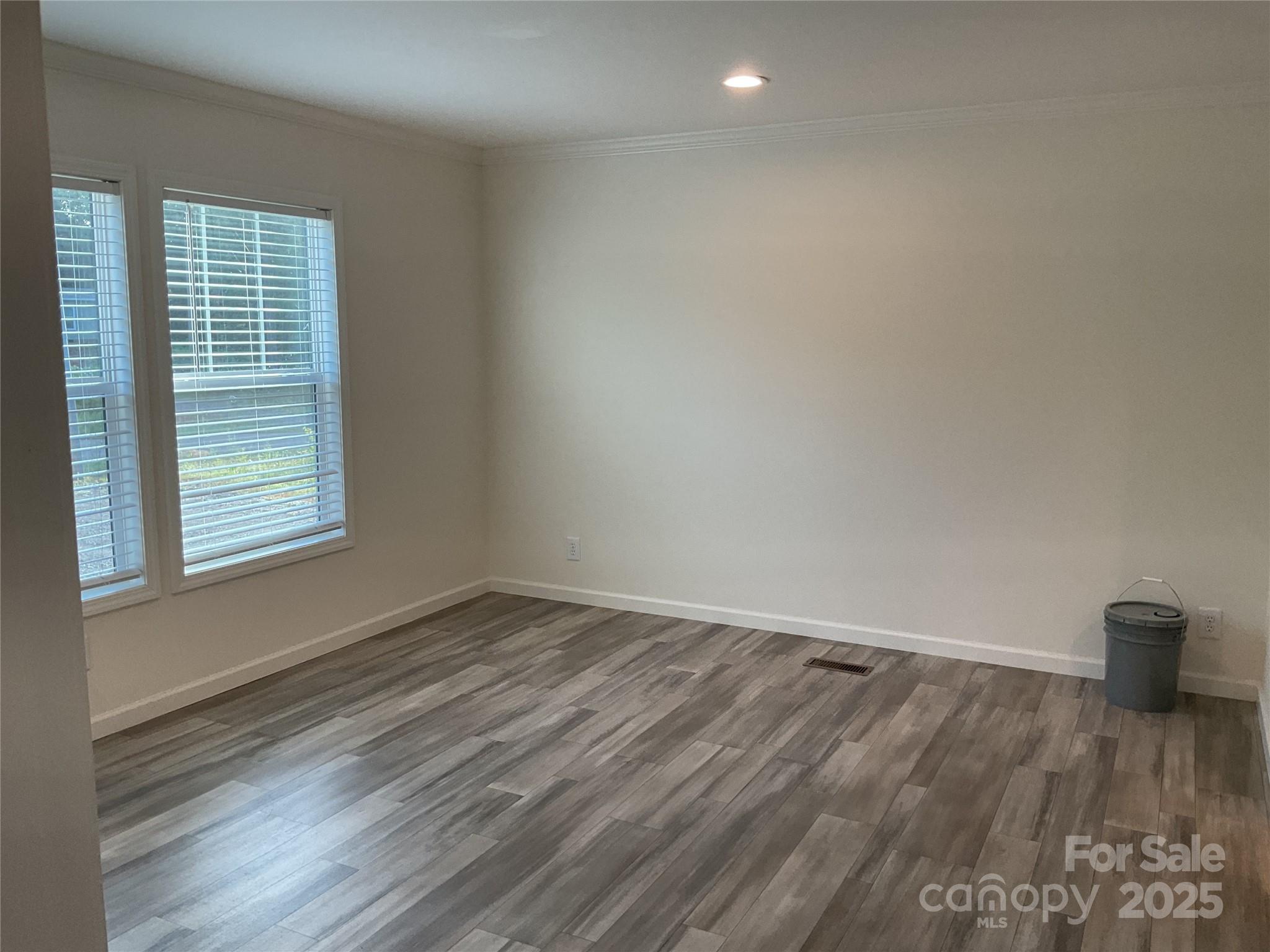 138 Zircon Drive Property Photo 7