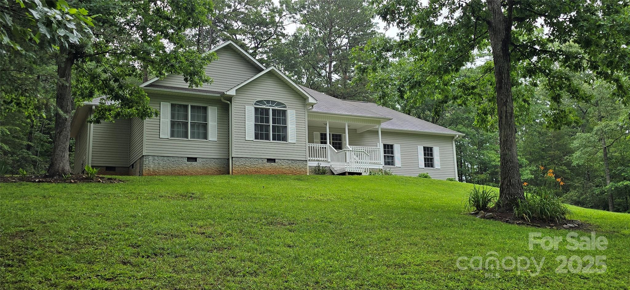 221 Flat Branch Trail Property Photo 1