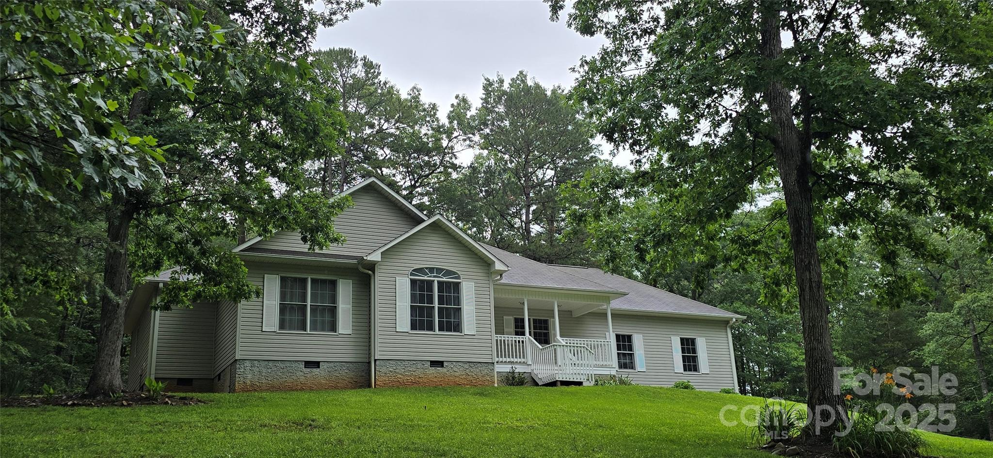221 Flat Branch Trail Property Photo 2