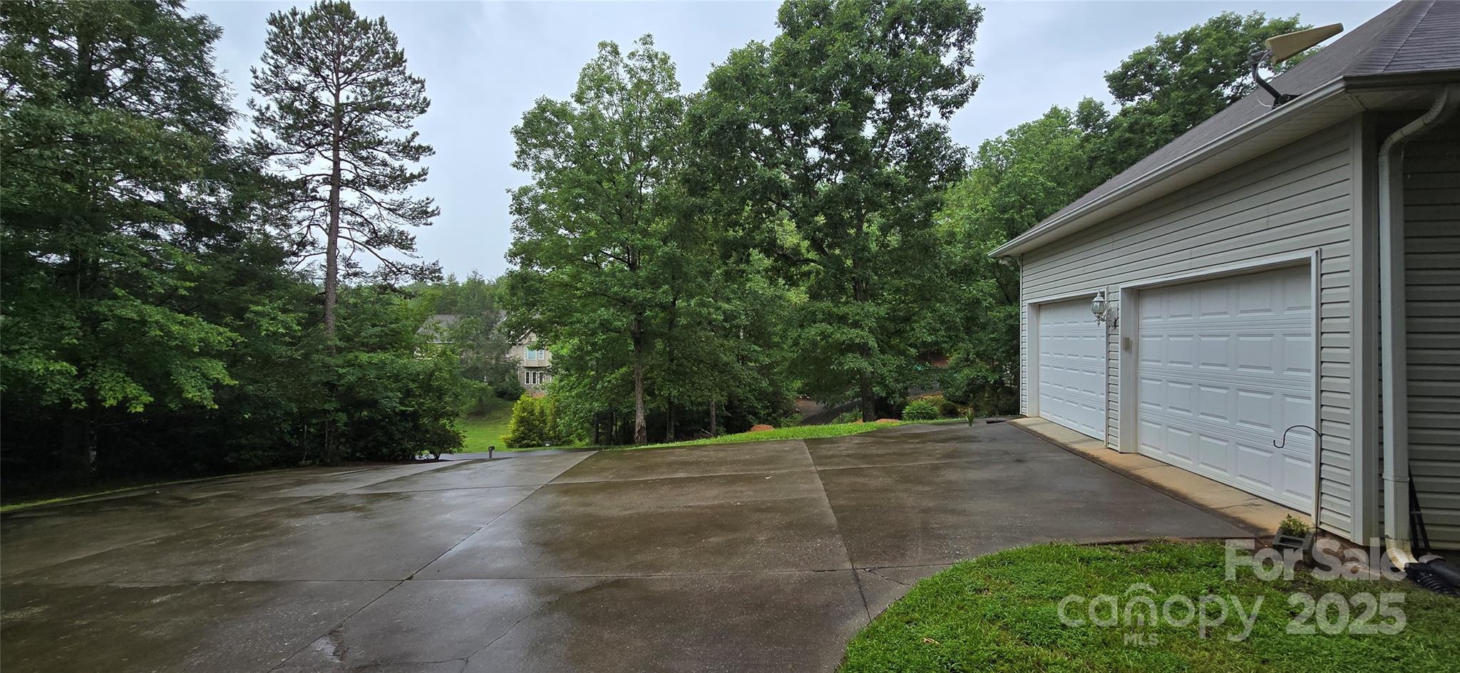 221 Flat Branch Trail Property Photo 6