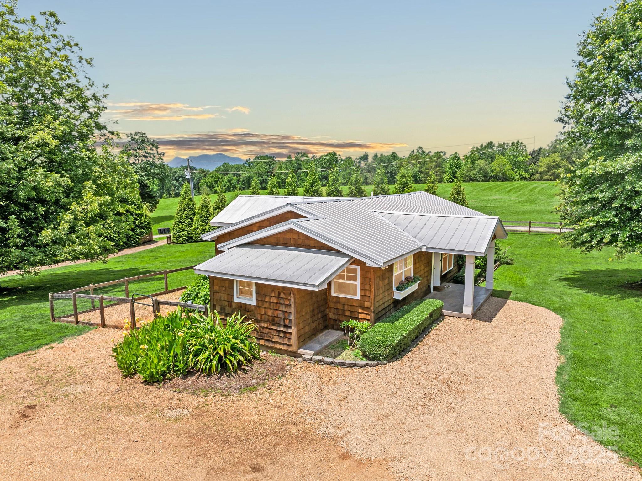 2784 Pea Ridge Road Property Photo 2