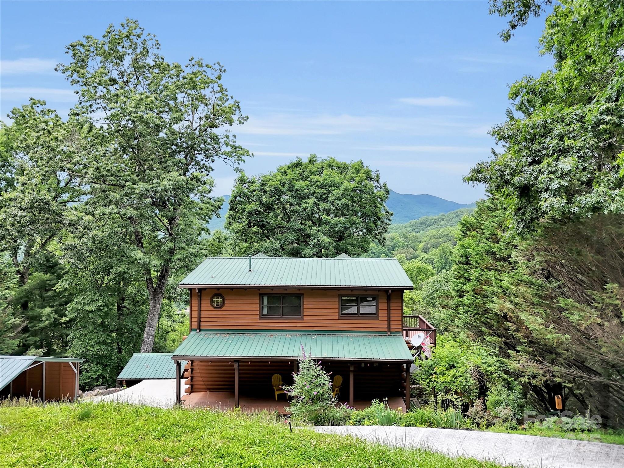 500 Beechwood Drive Property Photo 2