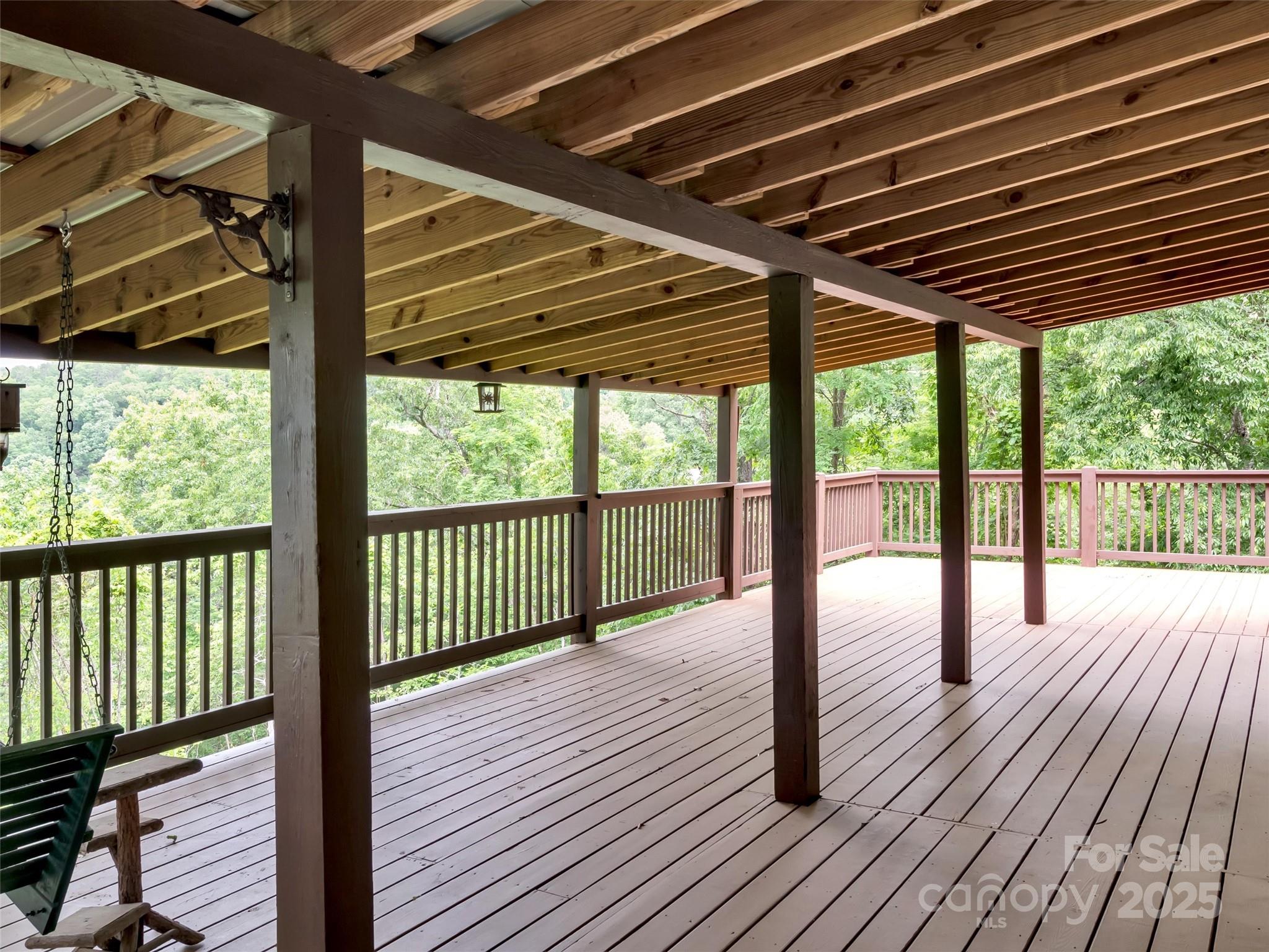 500 Beechwood Drive Property Photo 12