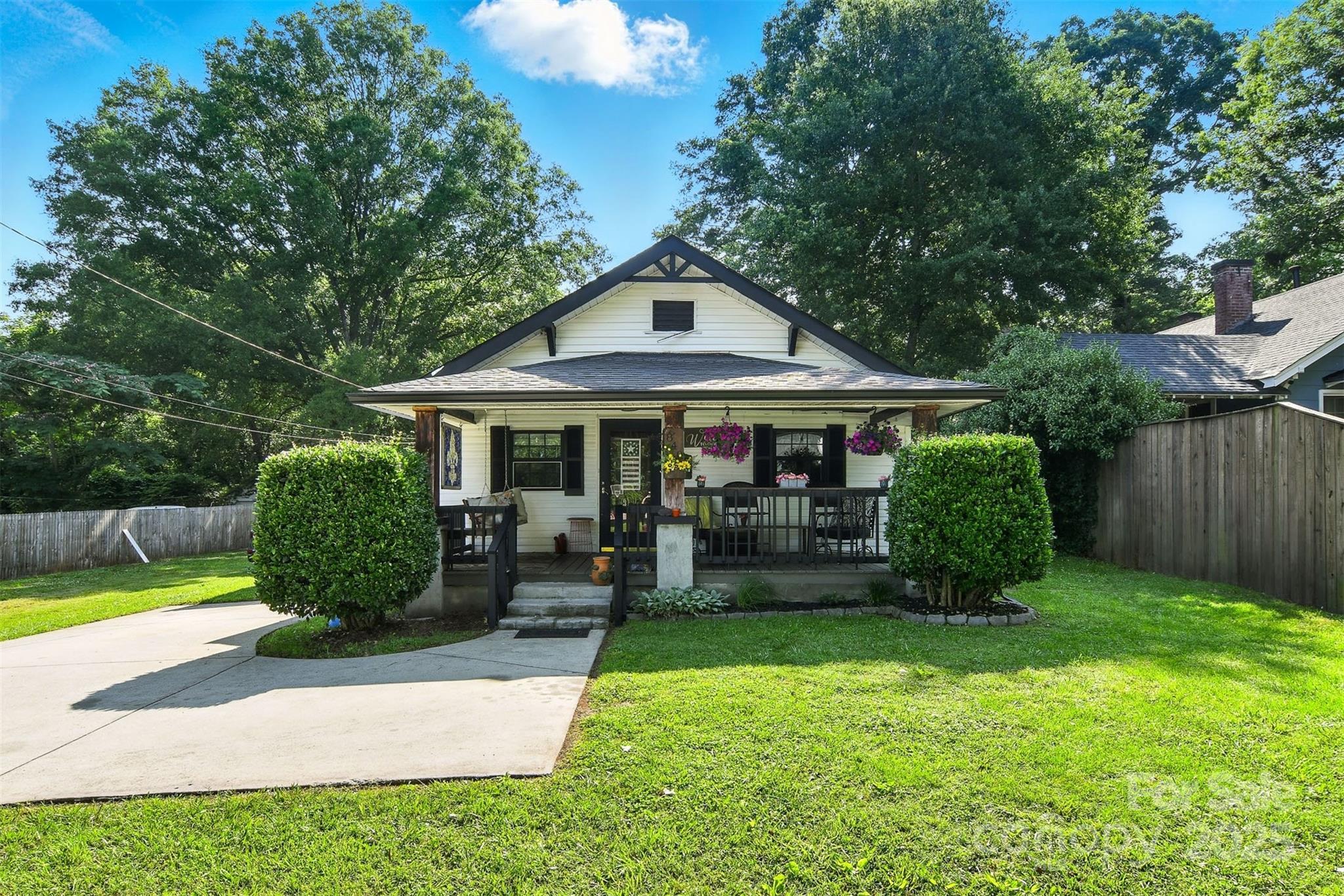 840 10th Street Boulevard Property Photo 1
