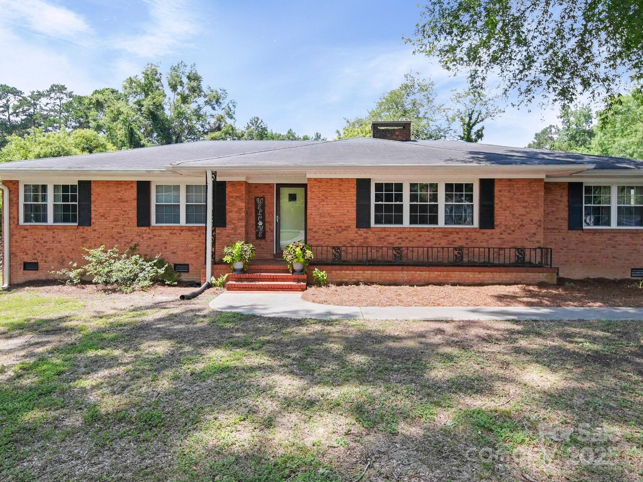 408 Old Post Road Property Photo 1