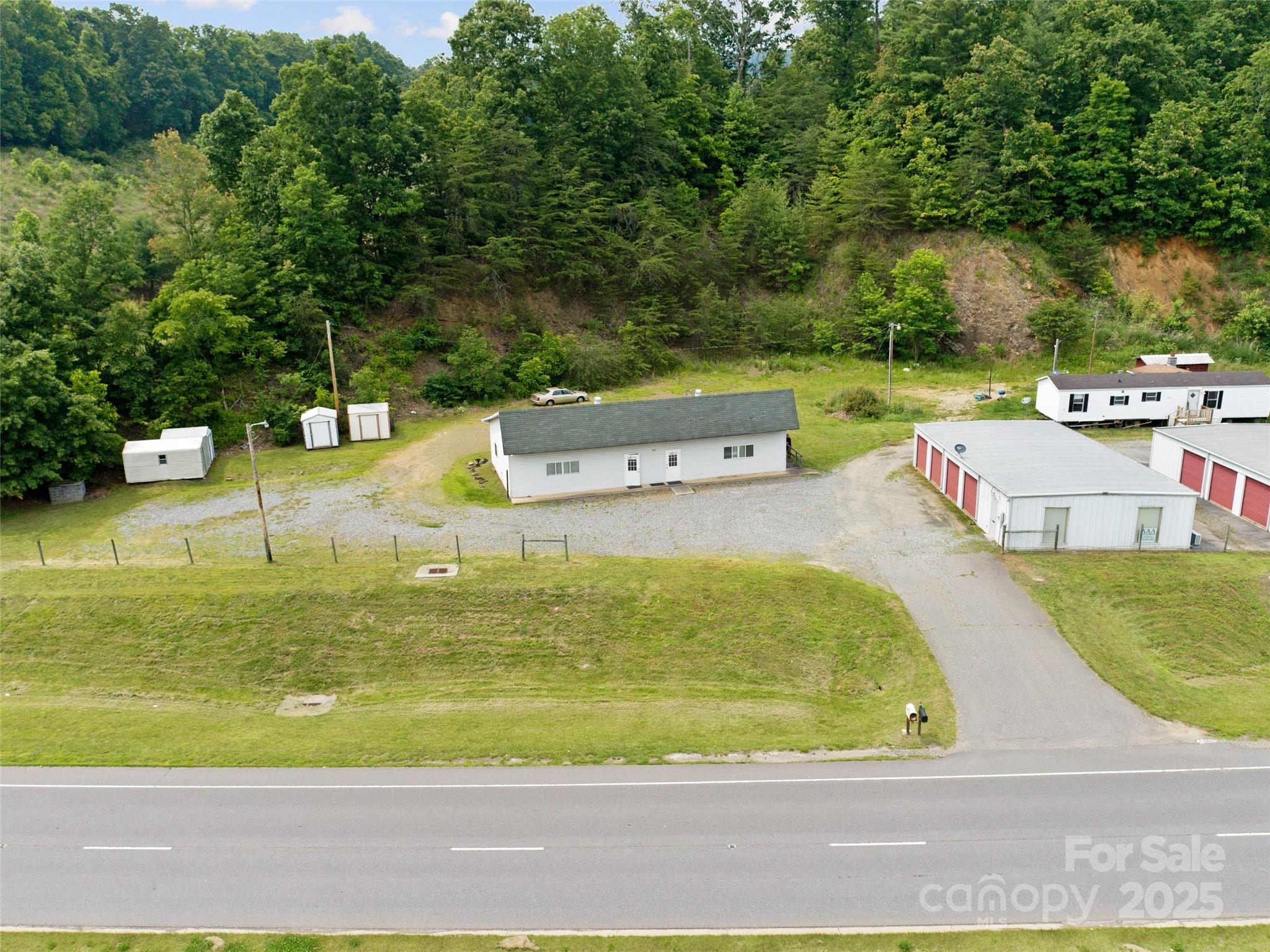 1365 Us 19 Highway Property Photo 3