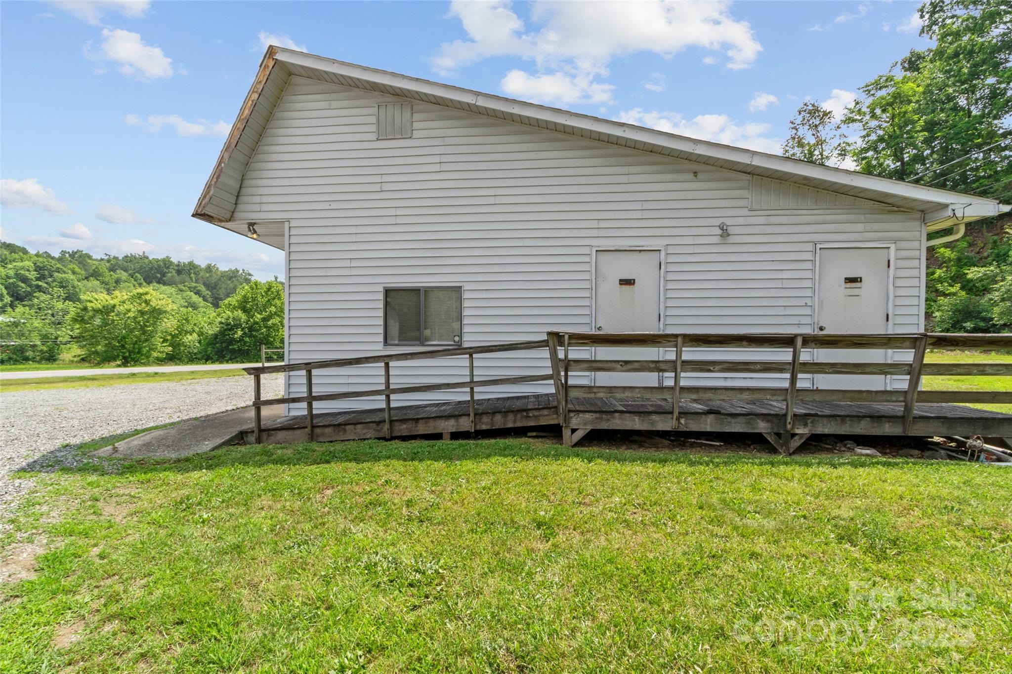 1365 Us 19 Highway Property Photo 6