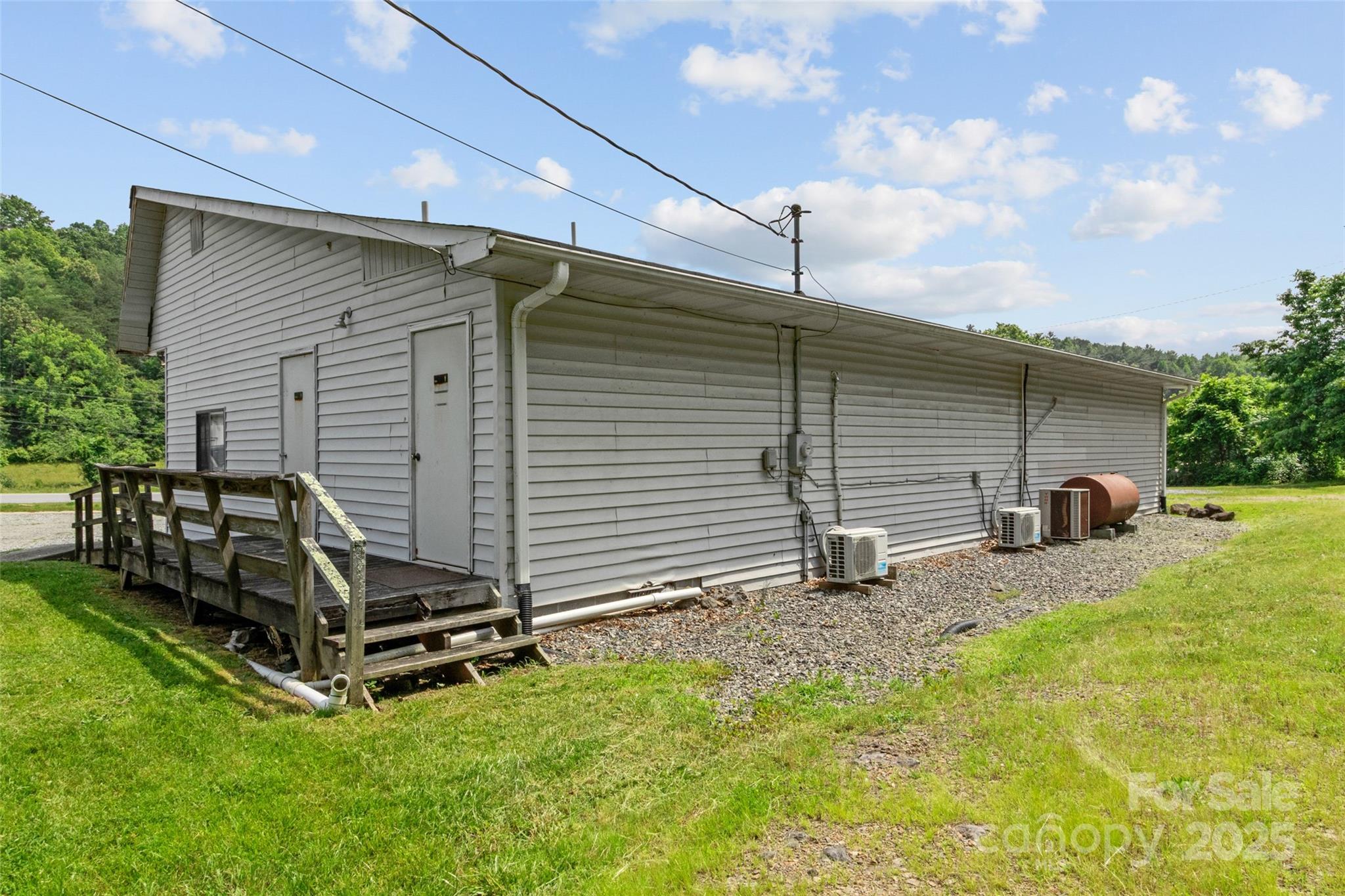 1365 Us 19 Highway Property Photo 7