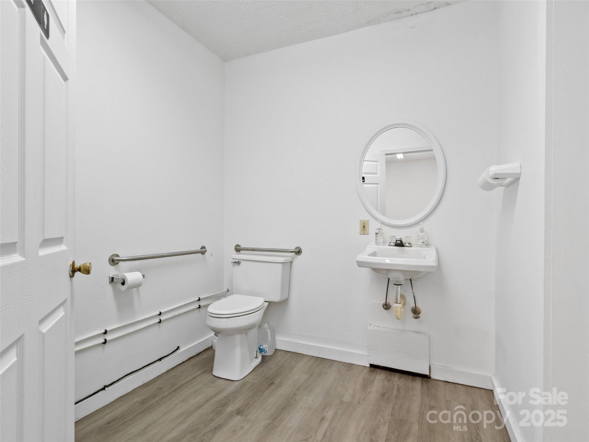 1365 Us 19 Highway Property Photo 15