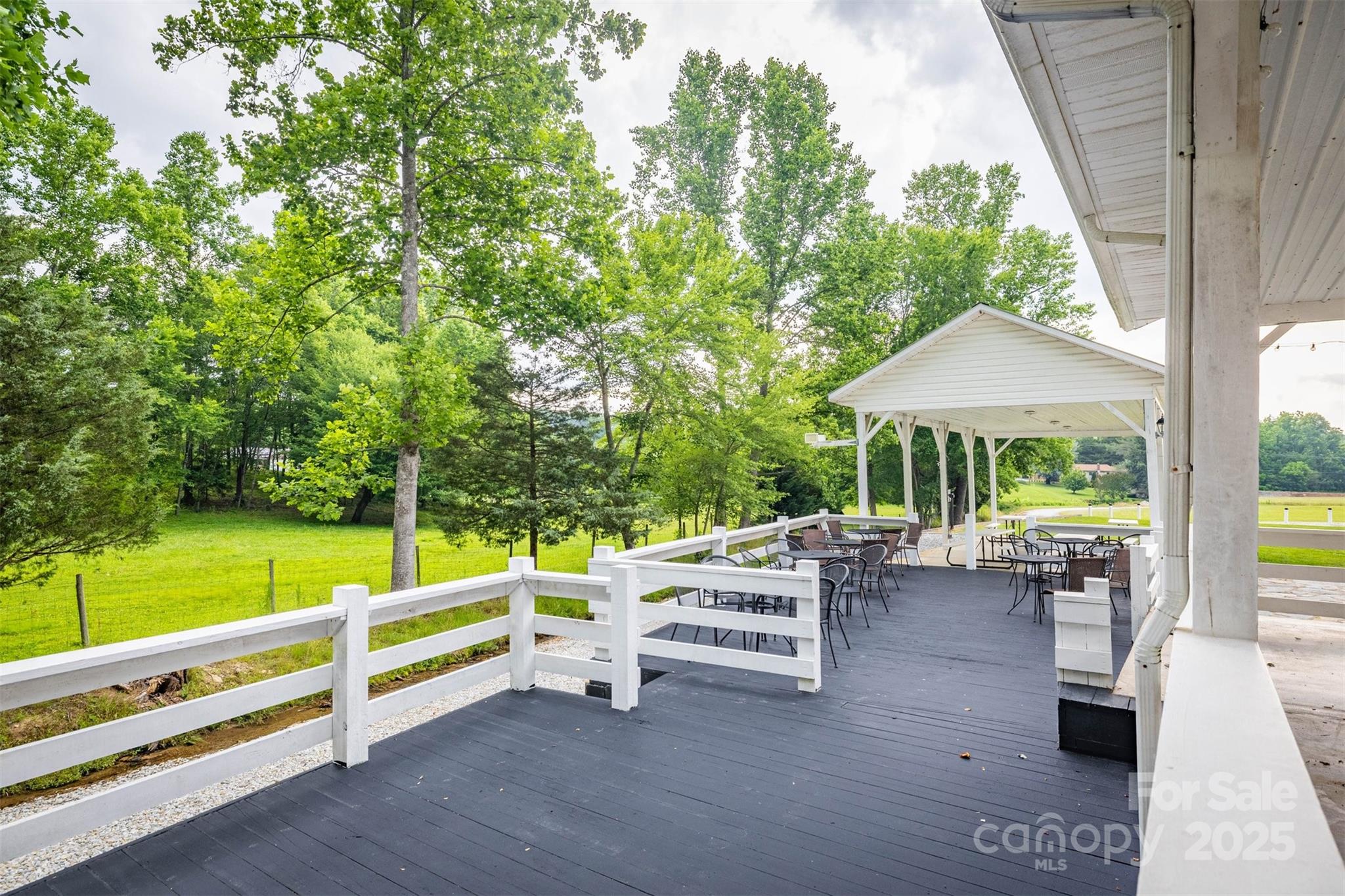 200 Little Acres Drive Property Photo 17