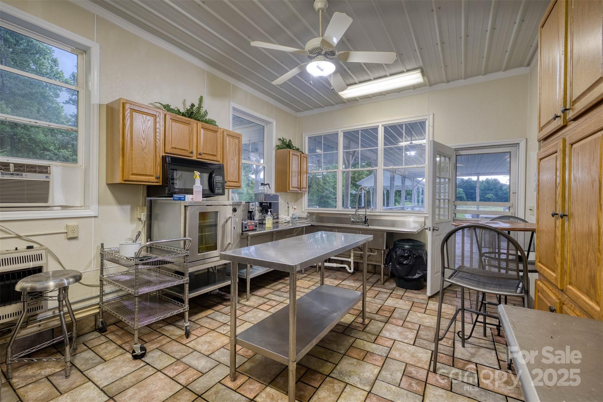 200 Little Acres Drive Property Photo 19