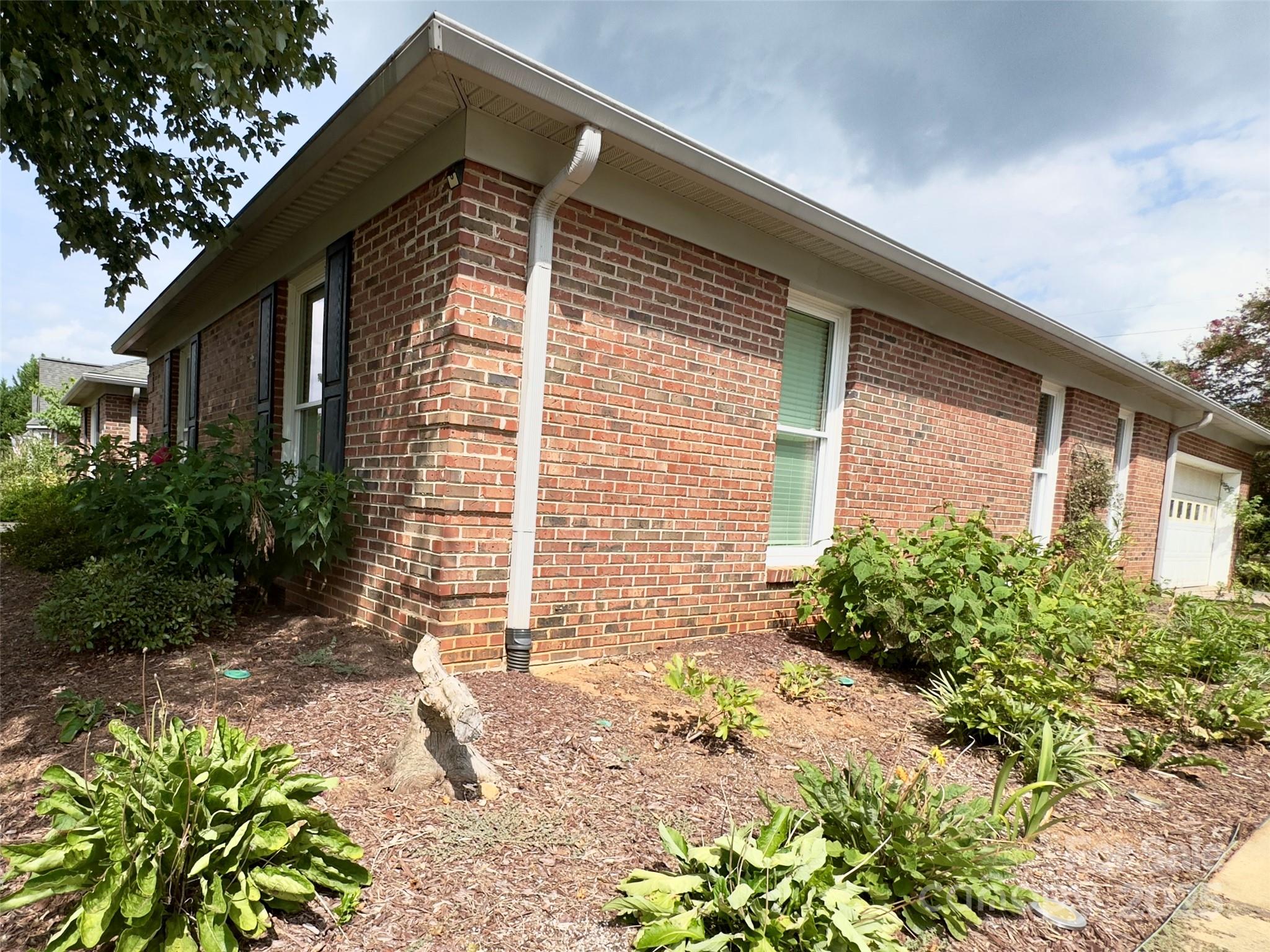 2191 Wynbourne Drive Property Photo 4