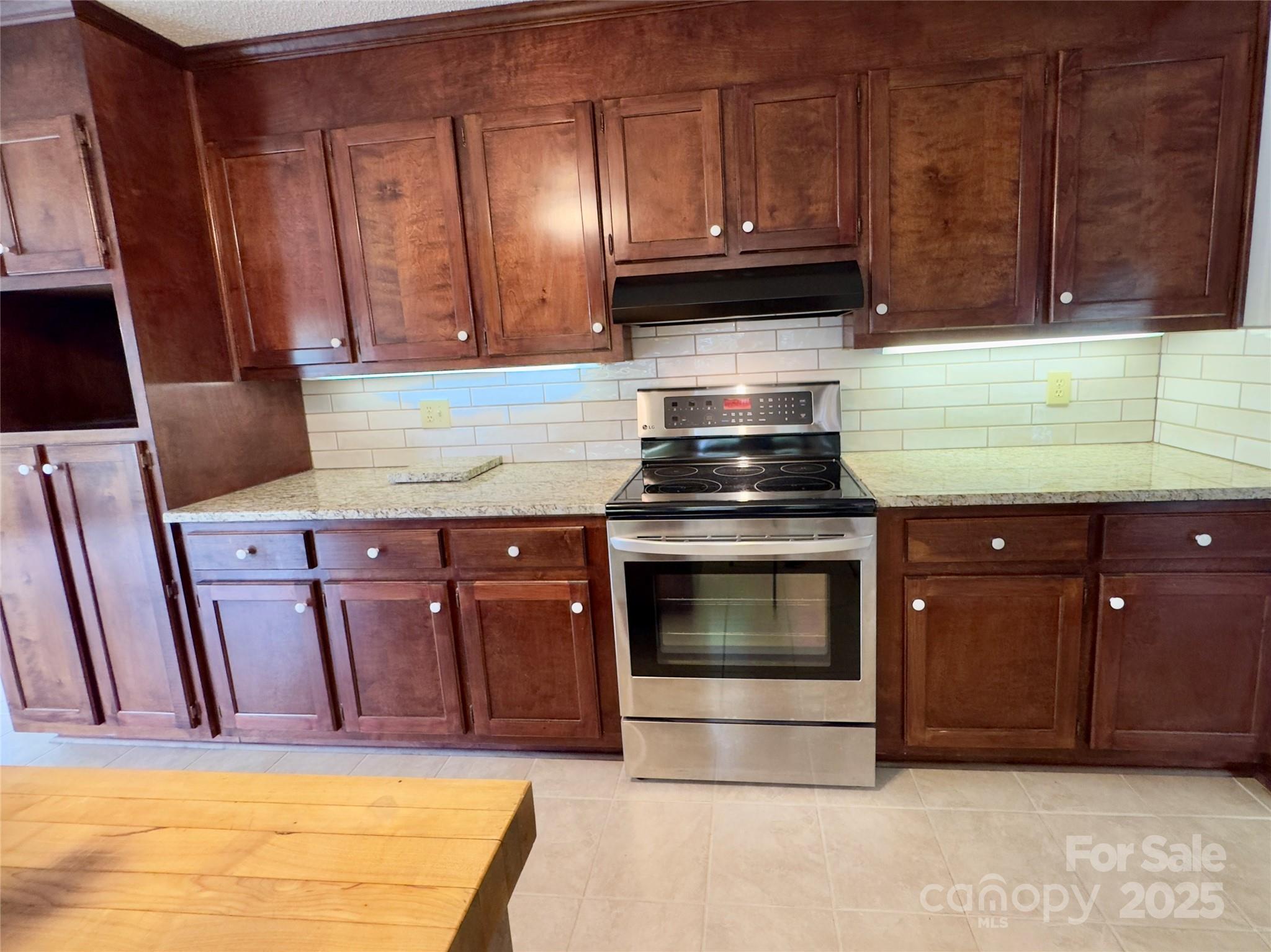 2191 Wynbourne Drive Property Photo 10