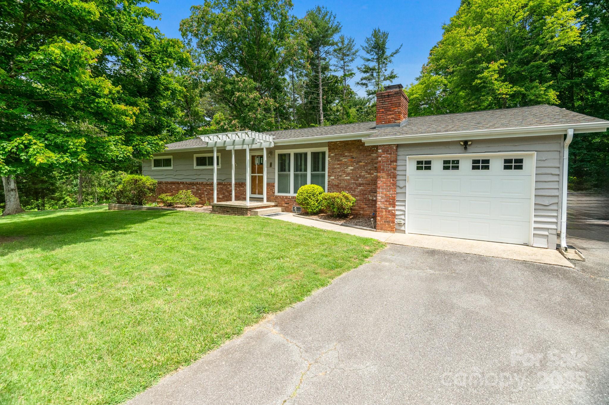 4 Sourwood Lane Property Photo 1