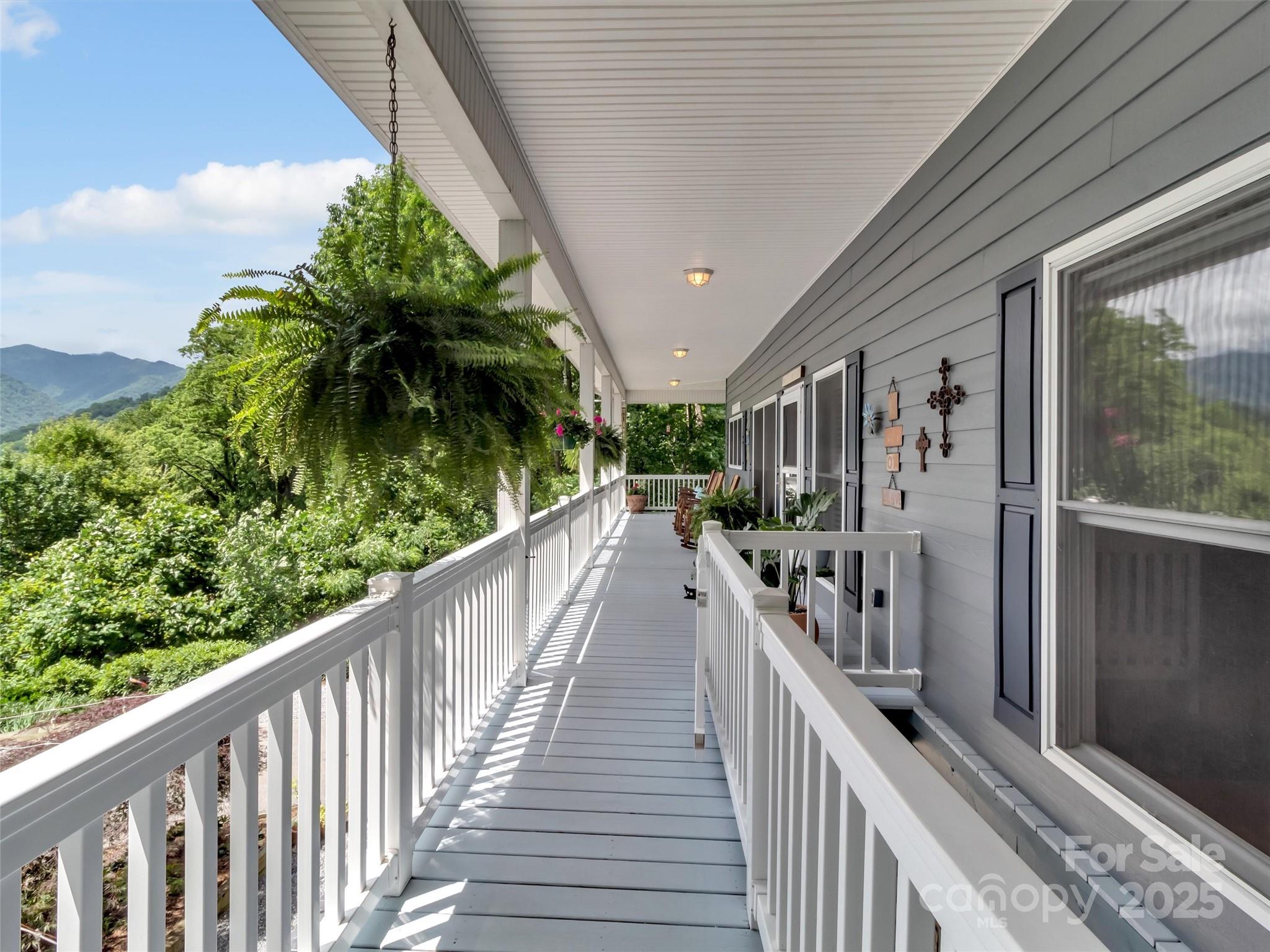 28 Mountain Breeze Drive Property Photo 4