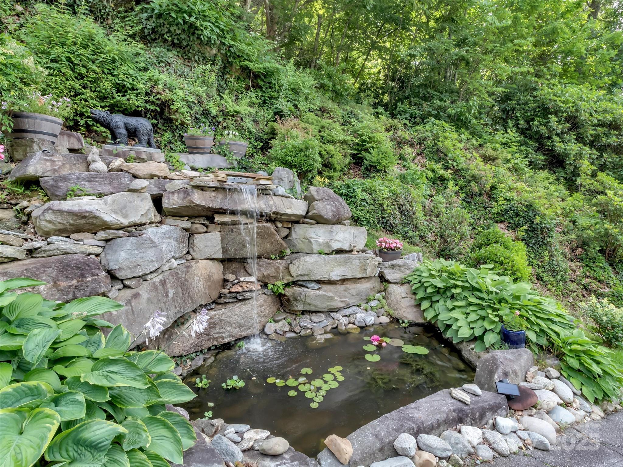 28 Mountain Breeze Drive Property Photo 5