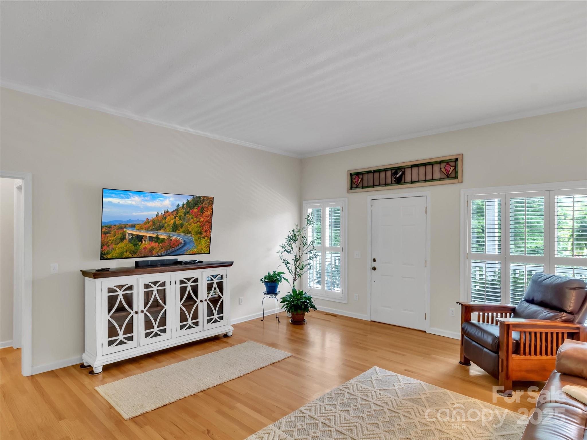 28 Mountain Breeze Drive Property Photo 12