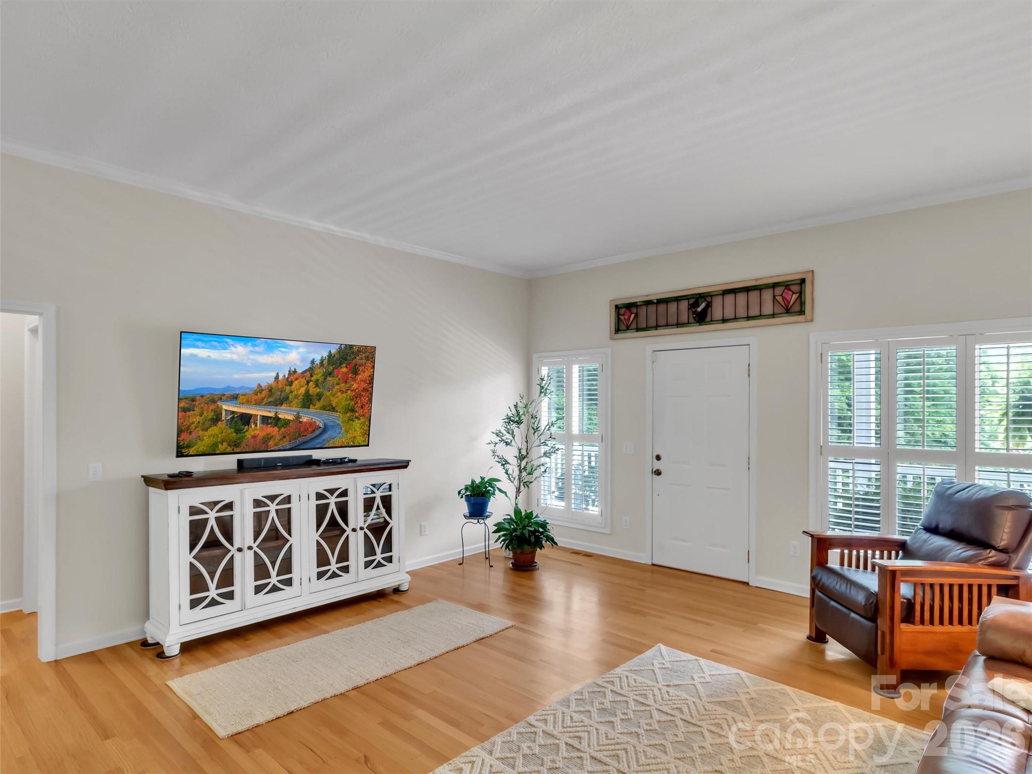 28 Mountain Breeze Drive Property Photo 12