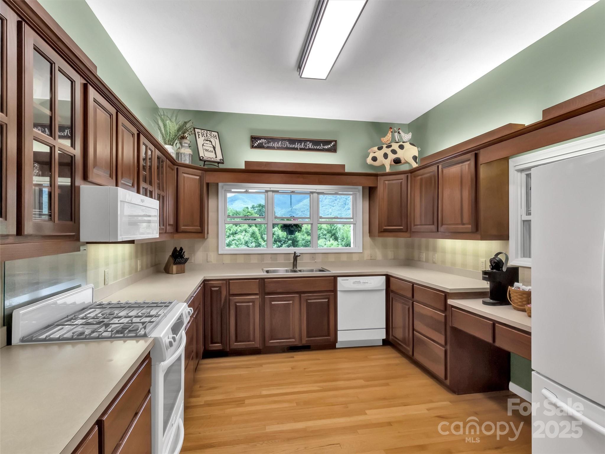 28 Mountain Breeze Drive Property Photo 14