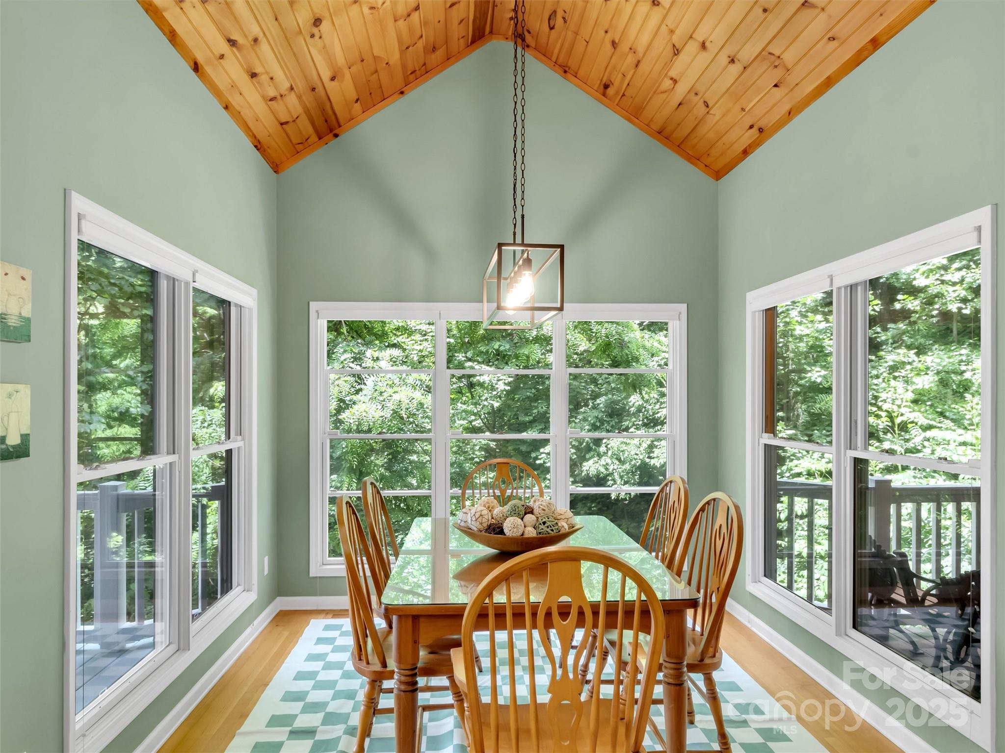 28 Mountain Breeze Drive Property Photo 15