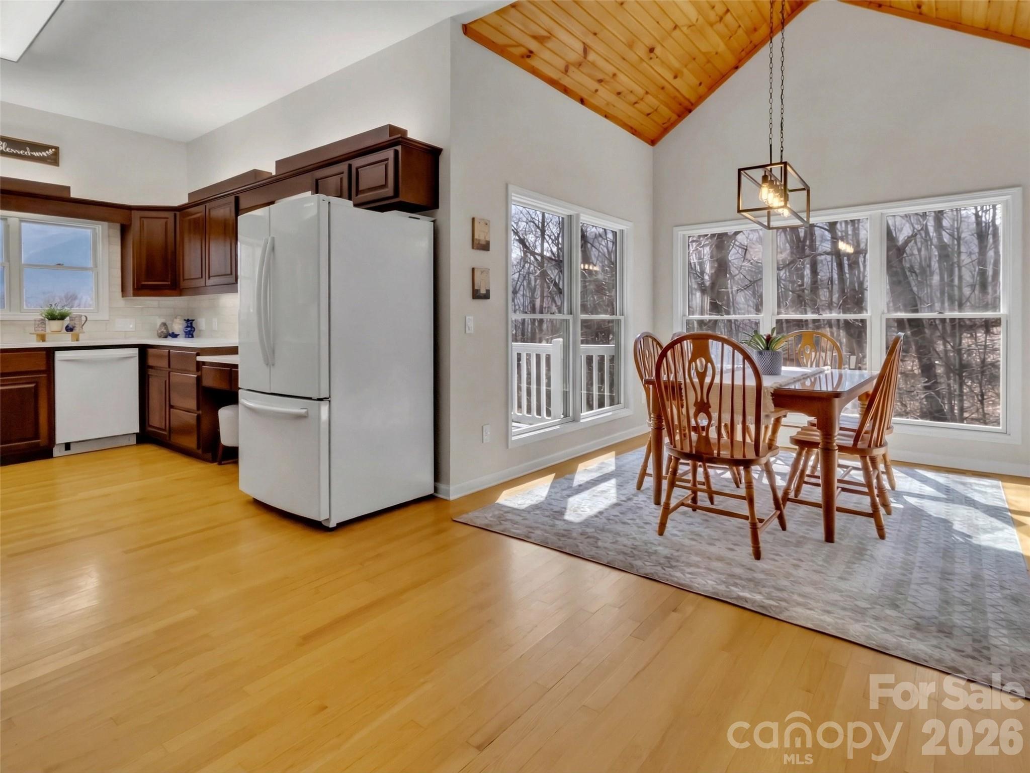 28 Mountain Breeze Drive Property Photo 16