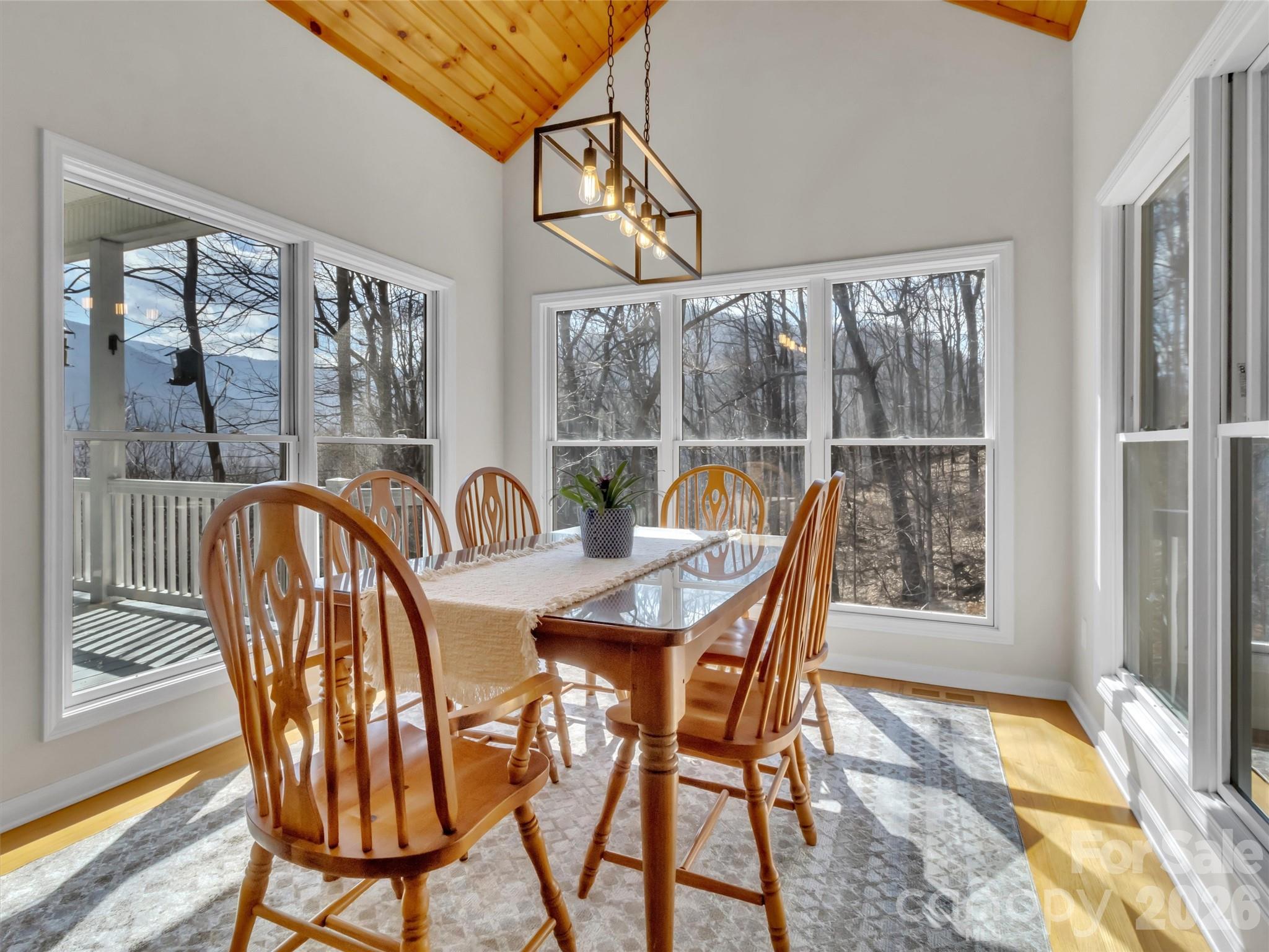 28 Mountain Breeze Drive Property Photo 17