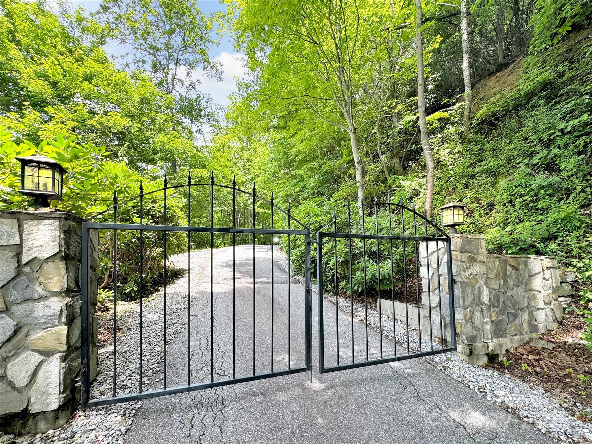 28 Mountain Breeze Drive Property Photo 41