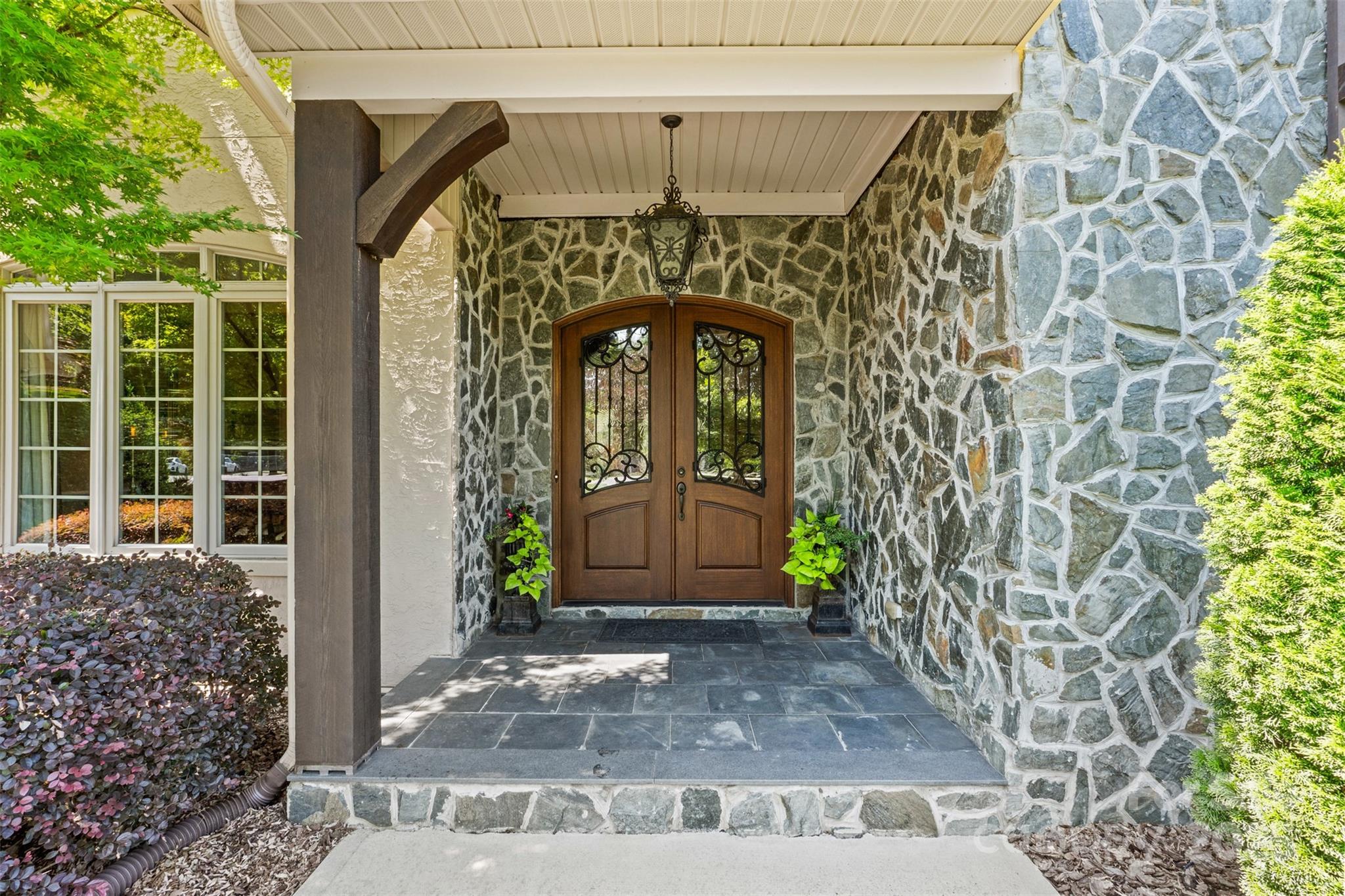 5112 Mill Race Lane Property Photo 3