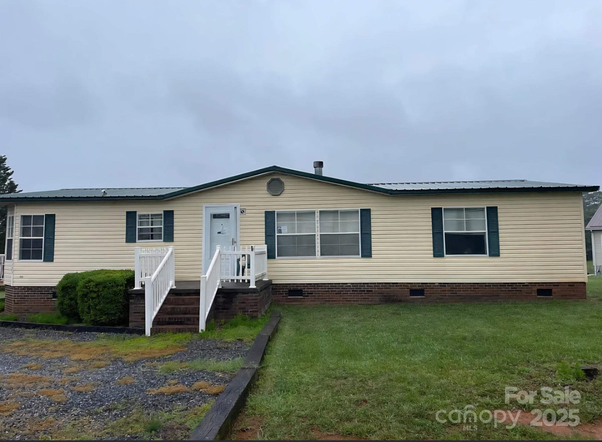 5125 Goldfinch Court Property Photo 1