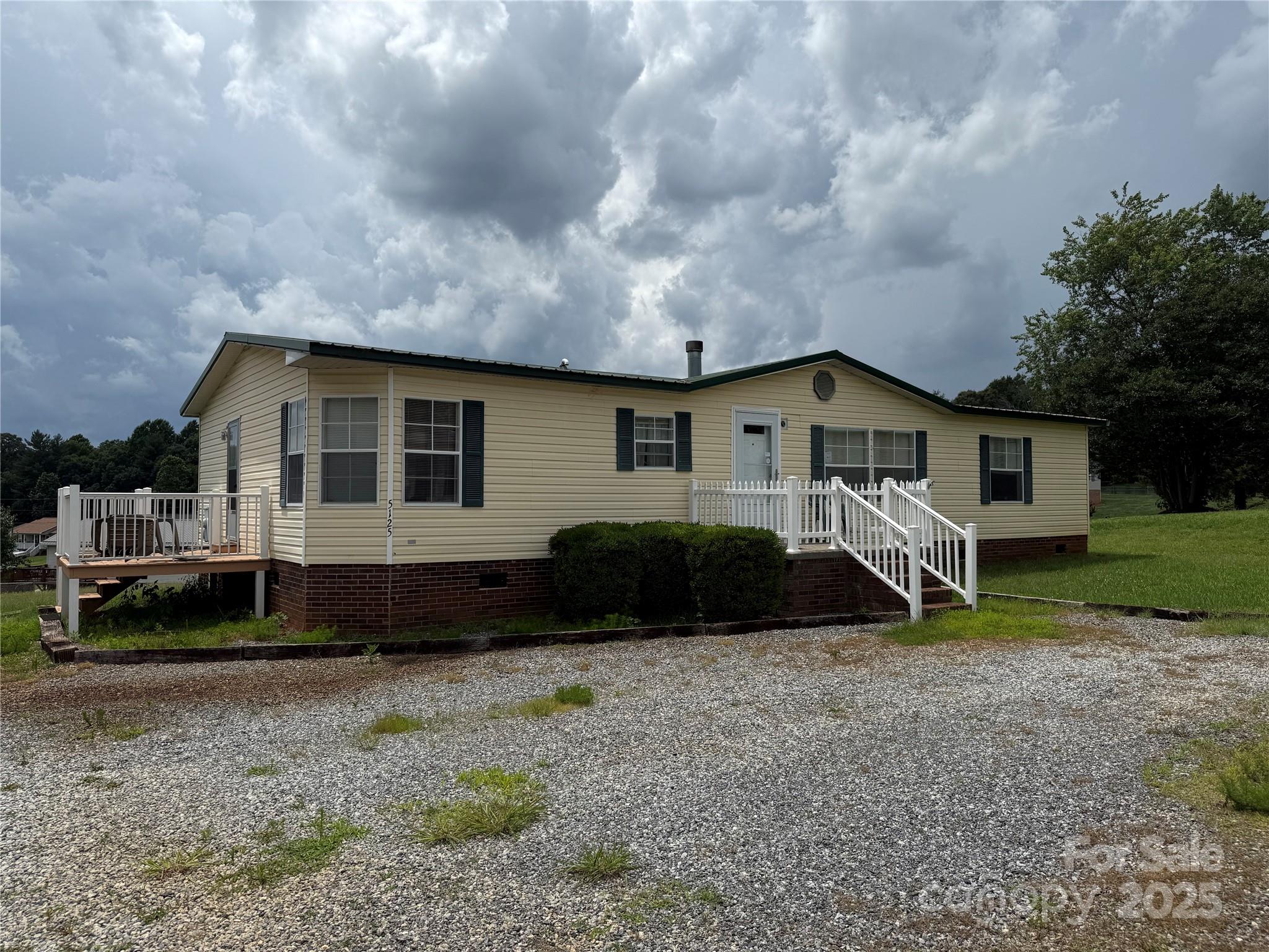 5125 Goldfinch Court Property Photo 1