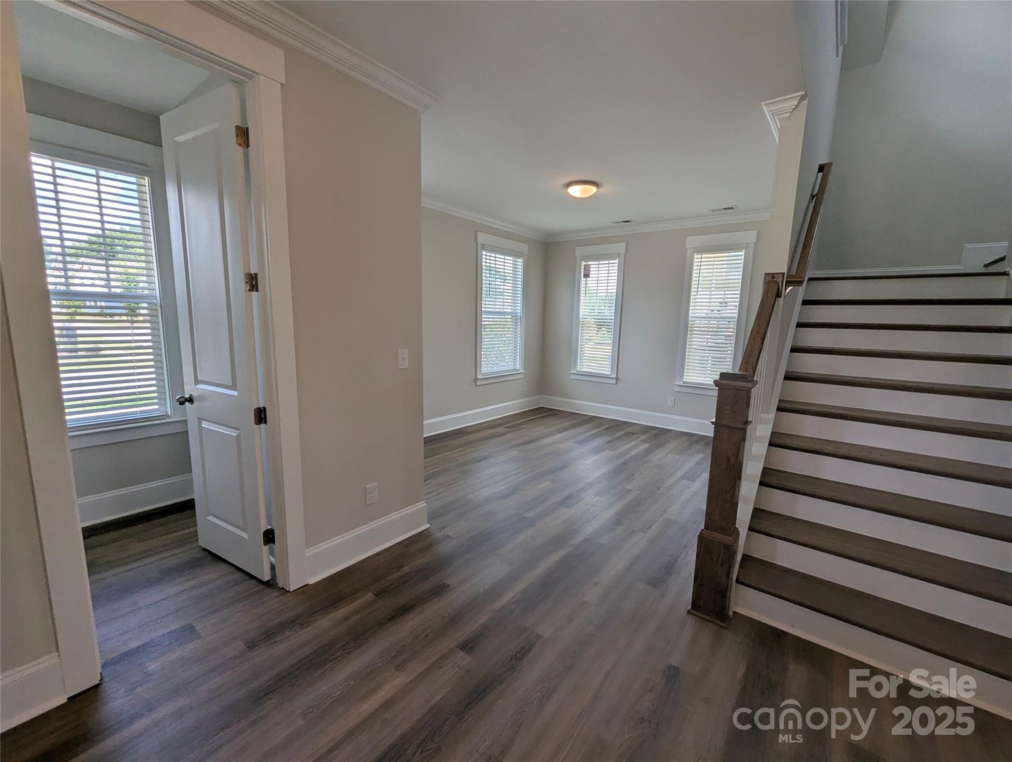 259 Luray Way 443 Property Photo 6